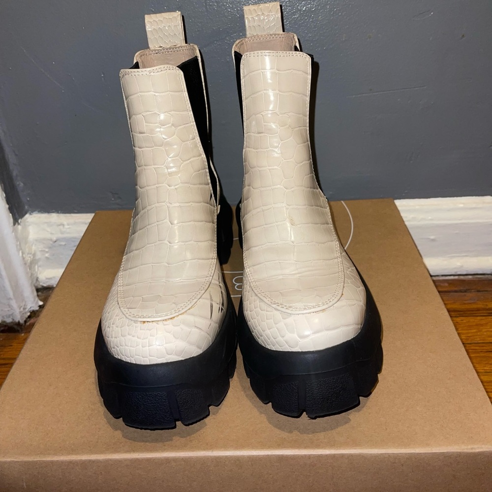 UO Eden Chelsea Boot